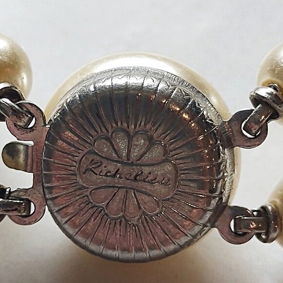 Richelieu Double Strand Faux Pearl Necklace Choker Champagne | Vintage - Picture 6 of 11